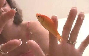 Muffy reccomend crush goldfish