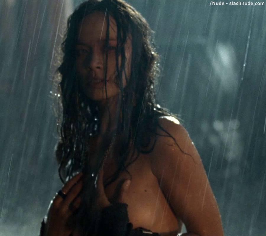 Moon bloodgood terminator salvation