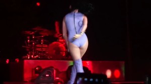 Katy perry kissed girl live october
