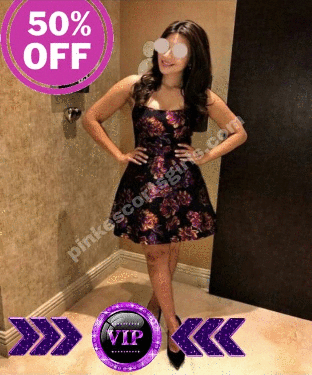 Teen escort reacts herself having pics