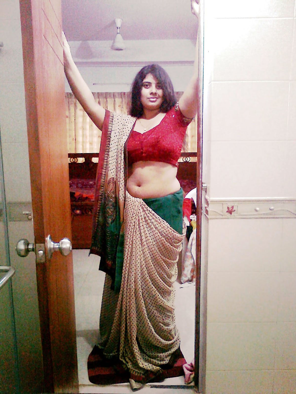 best of Woman show into saree curves bengali